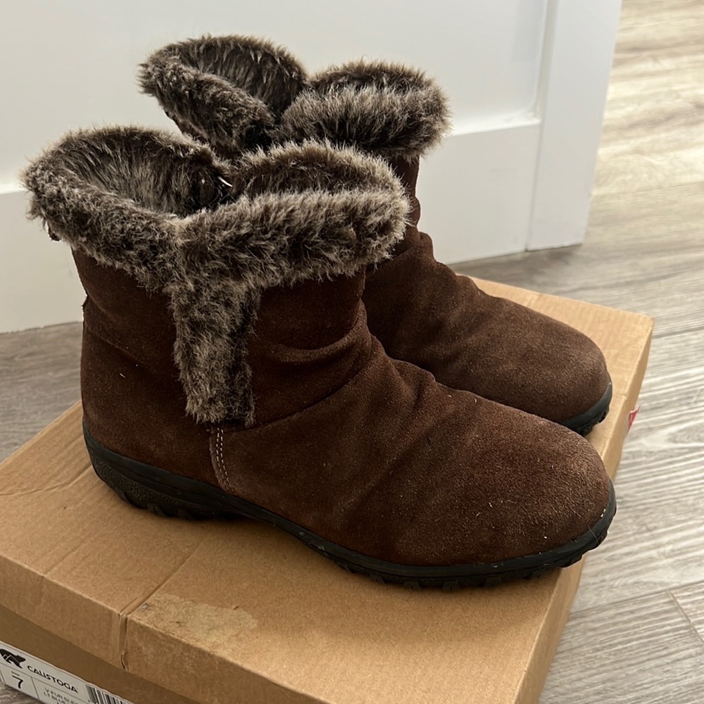 Khombu ankle boots